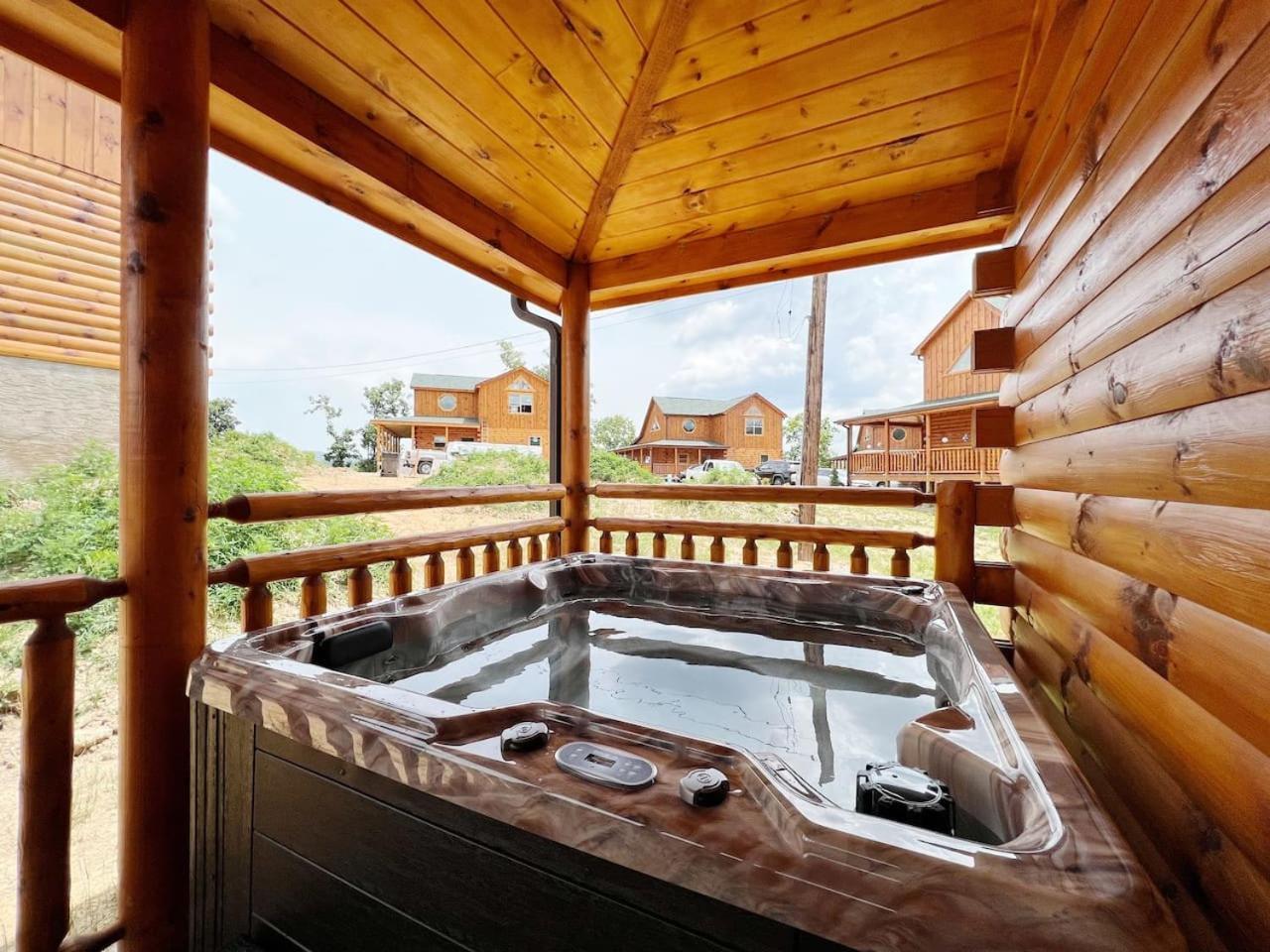 Splendid 2Cabins Sleeps 28 Pool Hot Tub More 鸽子谷 外观 照片